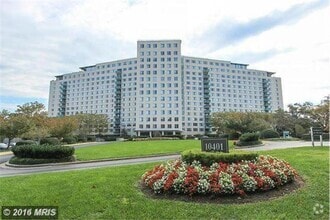 Building Photo - Lovely Studio Apartment in Highly-Sought G...