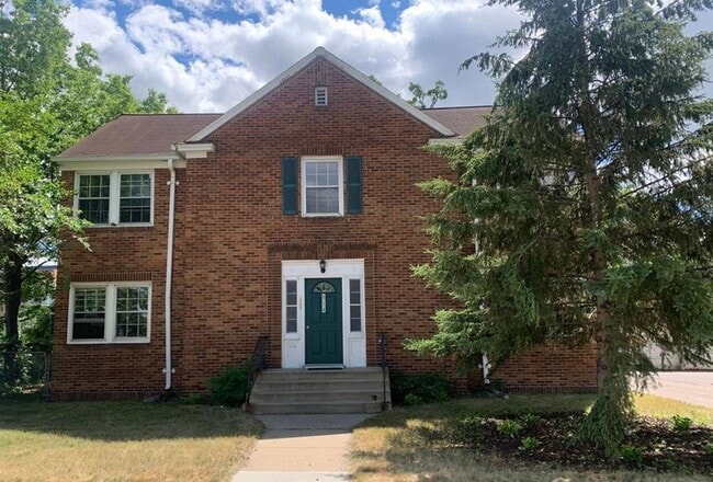 Primary Photo - 1bd/1ba Condo near UofM and Dinkytown w/ 1...