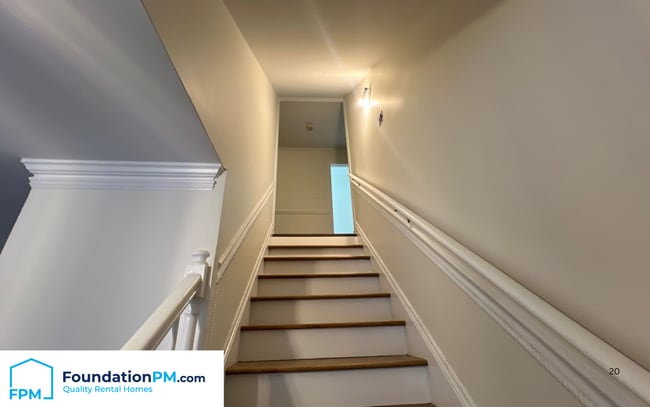 Building Photo - 7939 Dovie Ln