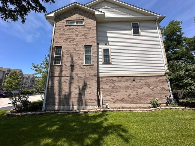Building Photo - 2601 Chelsey St