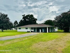 Building Photo - 1118 LA-357