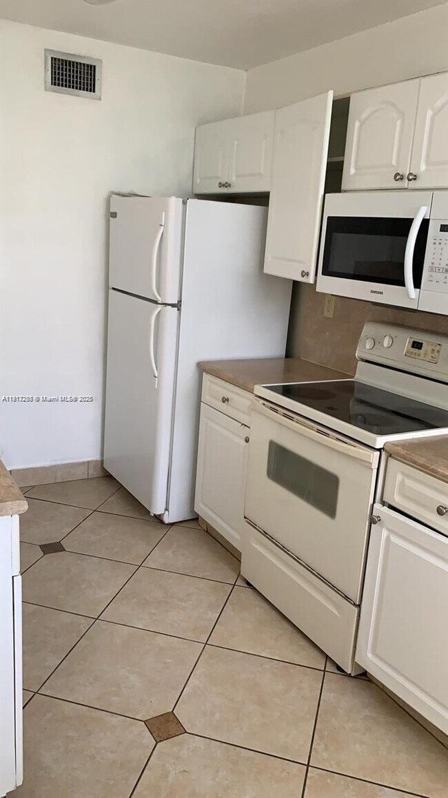 Building Photo - 9766 NW 48th Terrace