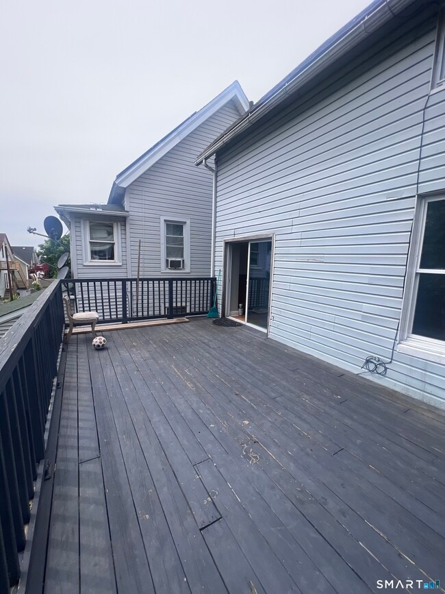 Building Photo - 115 Milne St