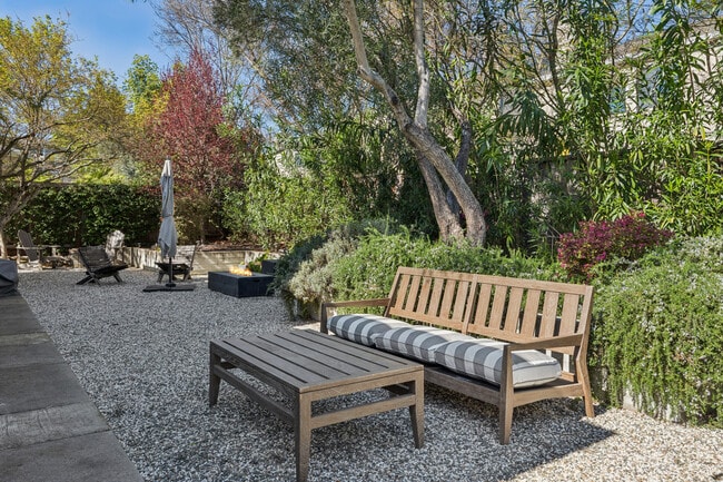 Building Photo - 1810 Quail Ct