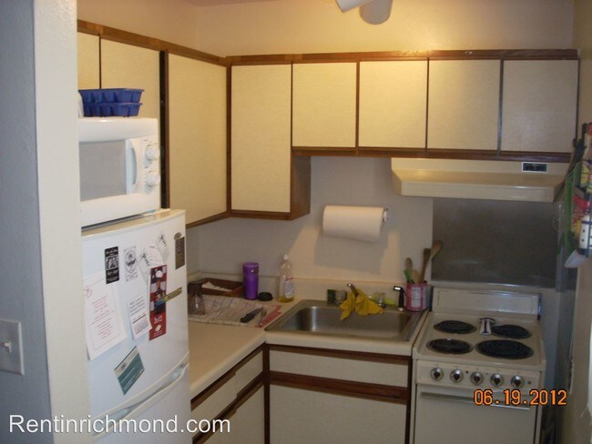 Building Photo - 2513 Stuart Ave