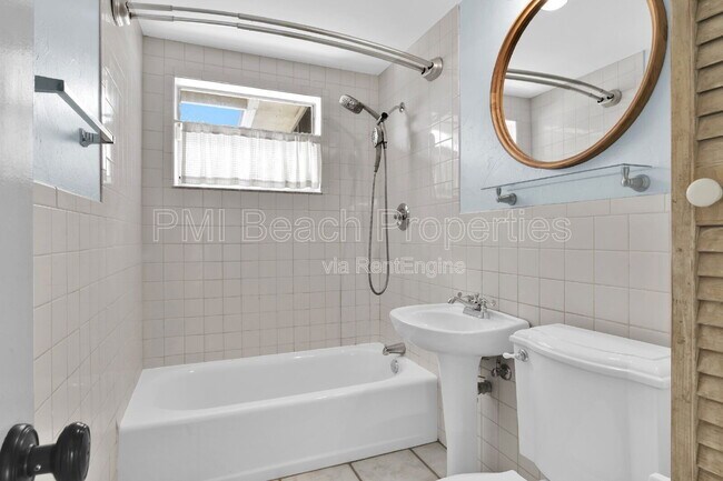 Building Photo - 2431 Key Largo Ln