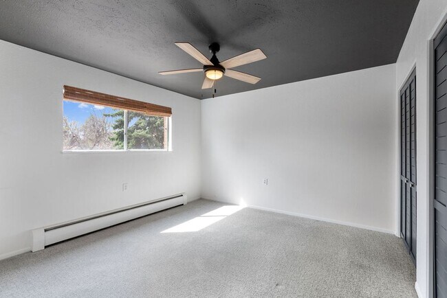 Building Photo - Charming Condo in Old Town – Prime Location!