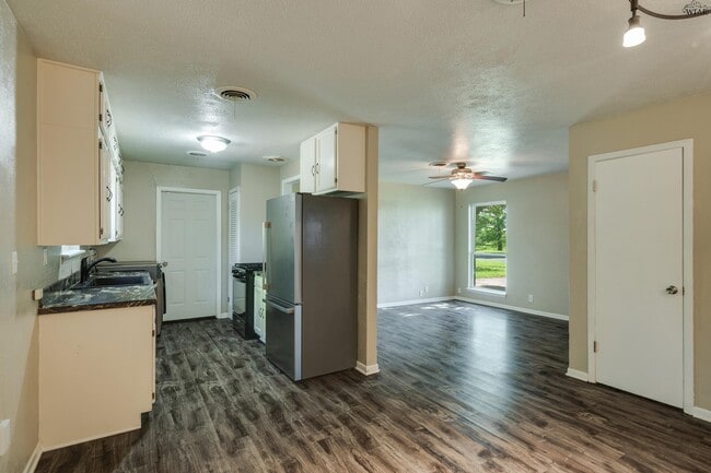 Building Photo - 5114 Fairway Blvd