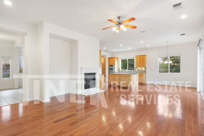 Building Photo - 6025 CreekBerry Wy