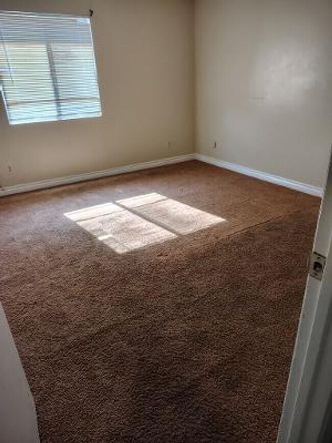 Building Photo - STINE ROAD #D