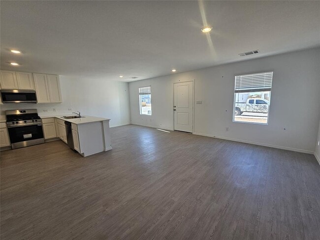 Building Photo - 2308 Blizzard Dr