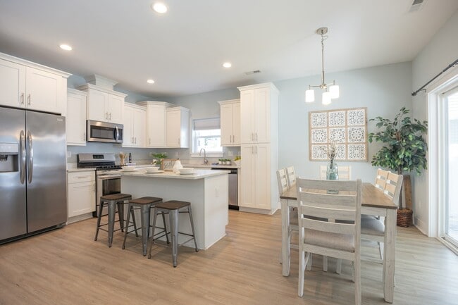 Building Photo - 1608 Carma Ct