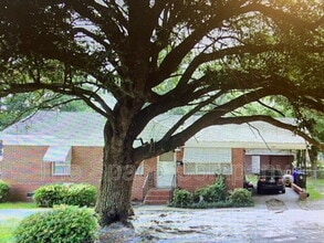 Building Photo - 1144 Crull Dr