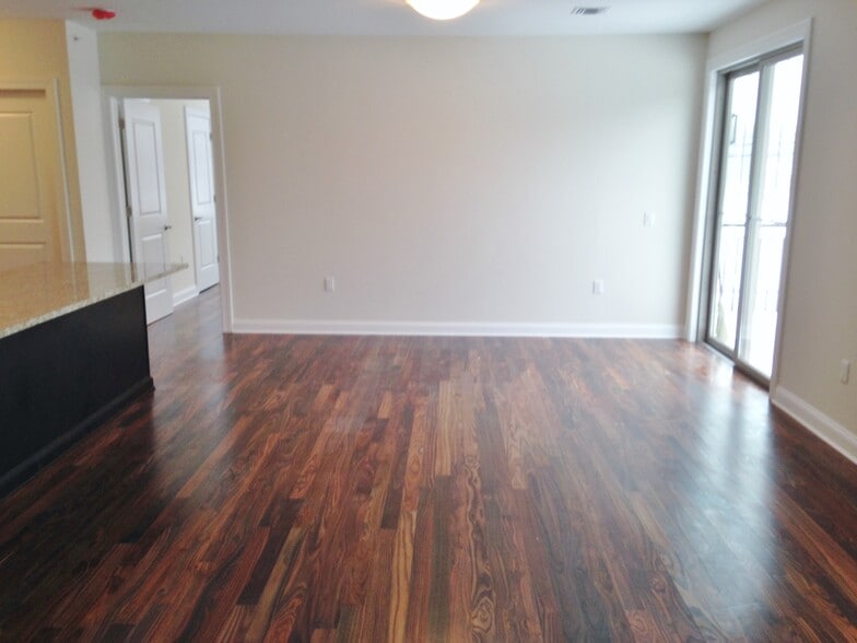 Living room off kitchen - 40 Russell Ave