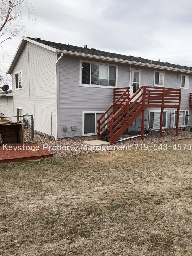 Building Photo - 377 - 379 W. Buttercup Way