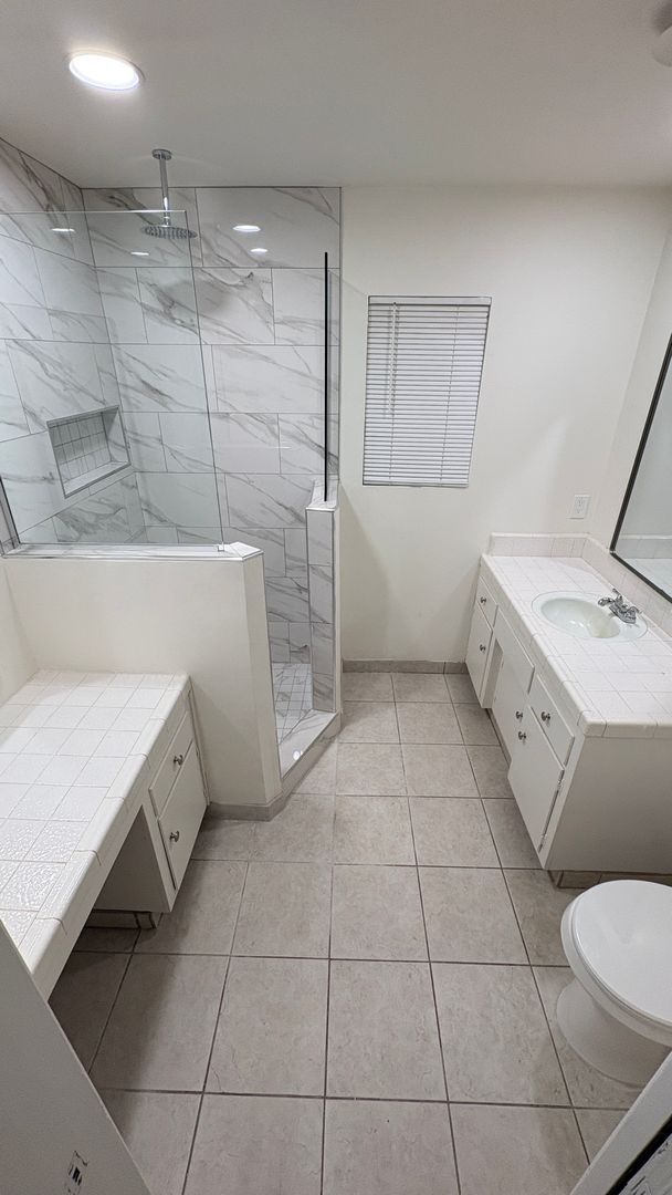 Building Photo - Remodeled 3 bedroom/ 2 bathroom home