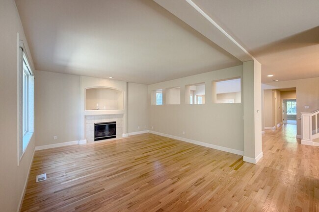 Building Photo - 5Bd/2.75Ba Sammamish Home