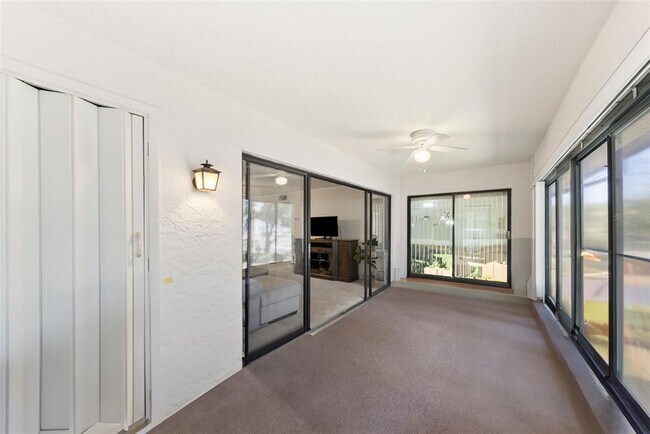 Building Photo - 2693 Sabal Springs Cir