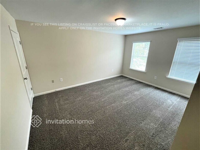 Building Photo - 2445 Valley Creek Dr