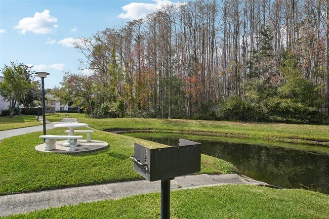 Building Photo - 1344 Pine Ridge Cir E