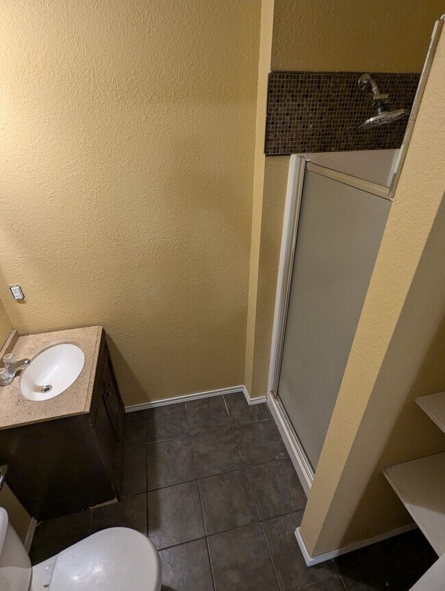 Building Photo - Quaint 3/2 on large shaded lot in Azle! Summer MoveIn Special!