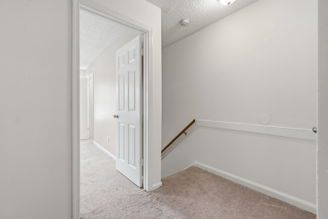 Building Photo - 5260 Settlers Park Dr