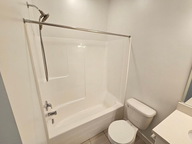 Building Photo - Amazing 4 Bed, 3.5 Daybreak Home with Office