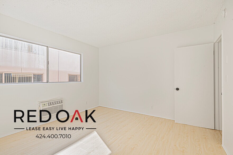 Building Photo - 2065 Rodney Dr