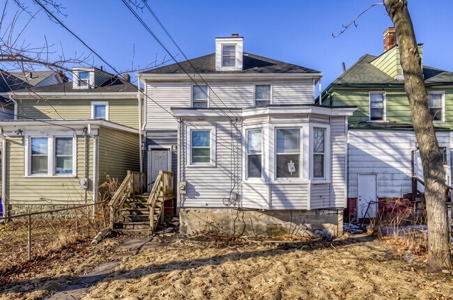 Building Photo - 550 Mt Vernon St
