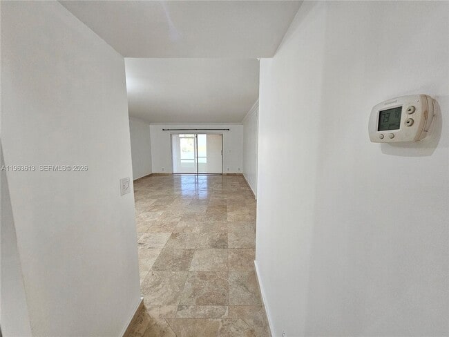 Building Photo - 6575 W Oakland Park Blvd