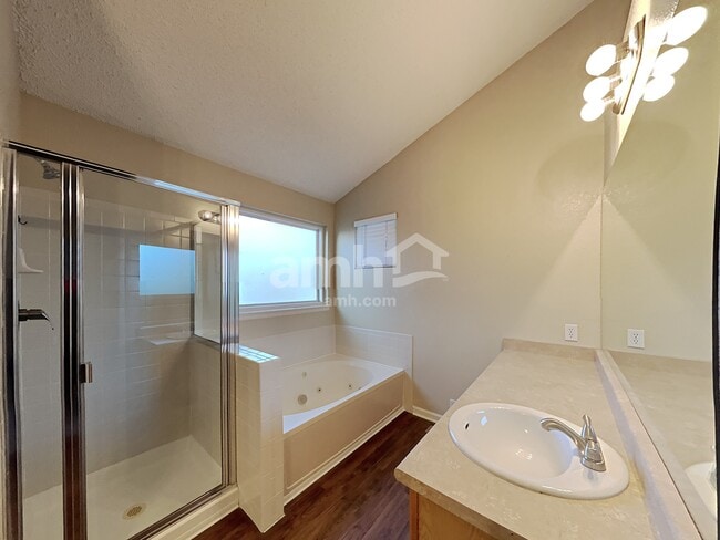 Building Photo - 2108 Hibbard Ln