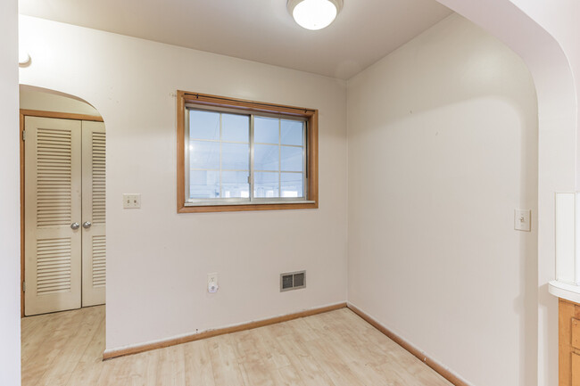 Building Photo - 4301 Douglas Rd