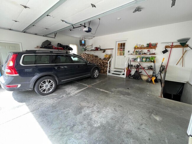 Building Photo - 21 Valley View Rd