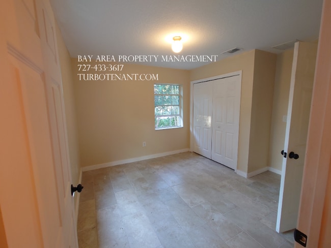 Building Photo - 917 Jensen Ave