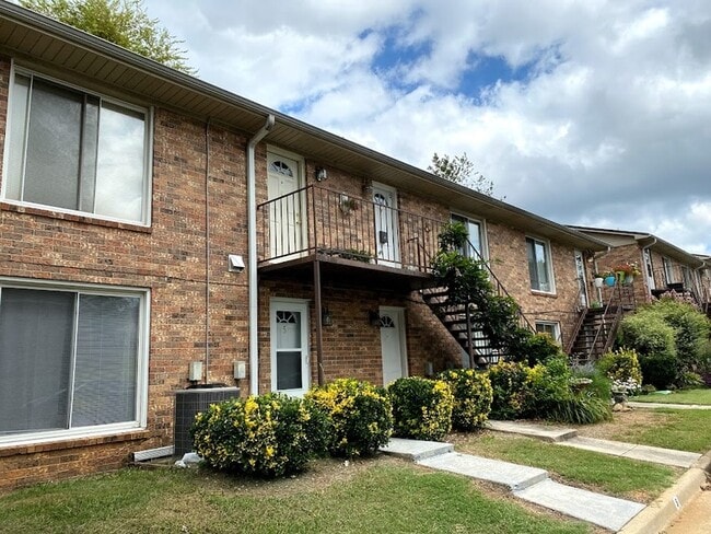 Primary Photo - 2014 Hobbs Rd SE