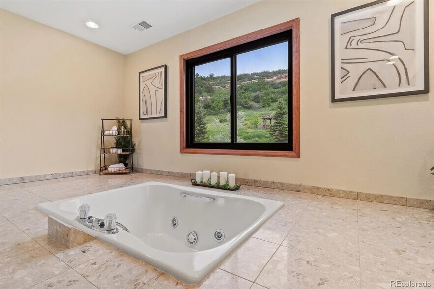 Building Photo - 5979 Willow Springs Dr