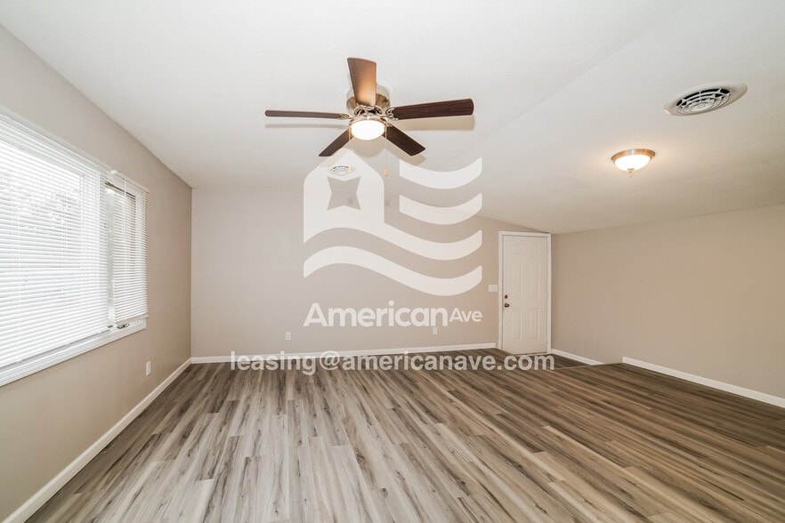 Building Photo - 302 Wagner St