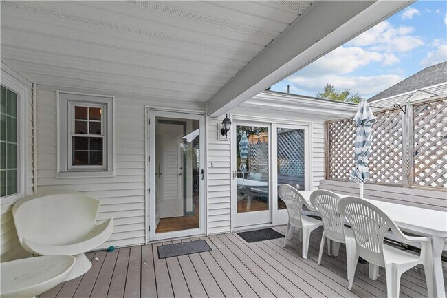 Building Photo - 1 Narragansett Ave