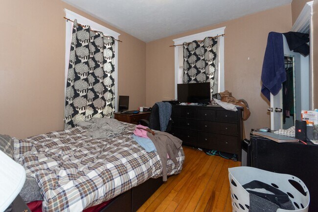 Building Photo - 2 Glenville Ave