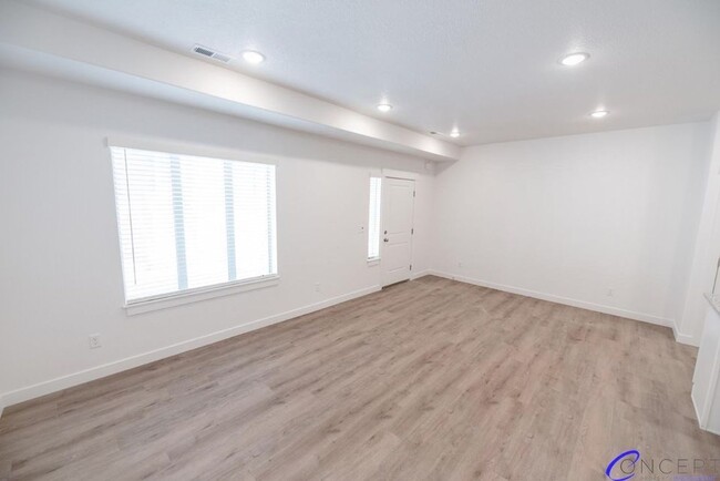 Building Photo - Sienna Village Townhomes