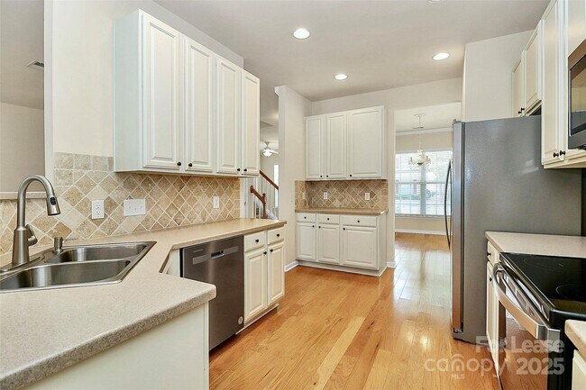 Building Photo - 10212 Jacobs Creek Dr