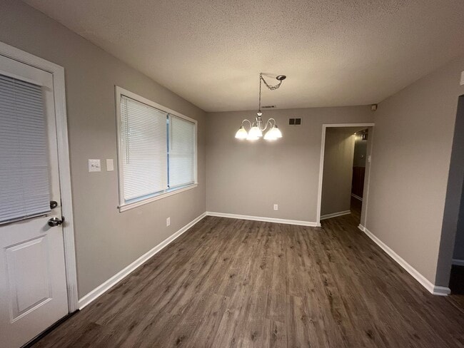 Building Photo - 10032 Ferguson Ave