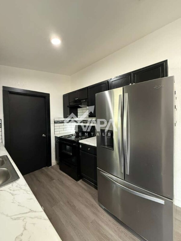 Building Photo - 5614 E Rolling Ridge Dr