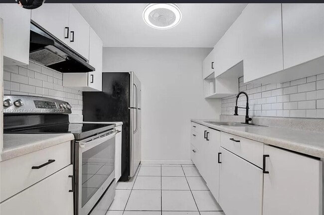Building Photo - 100 SW 132nd Way