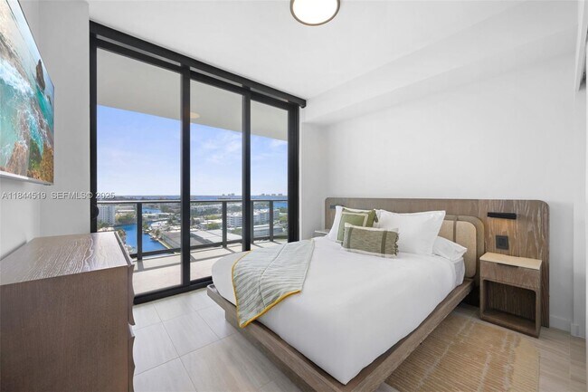 Building Photo - 580 72nd St