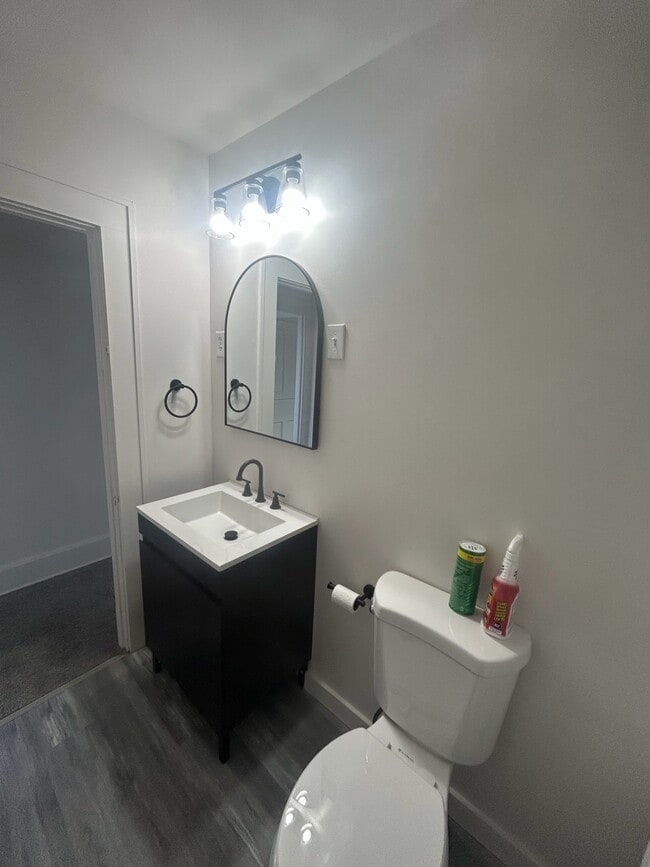 Building Photo - 54 Riley St