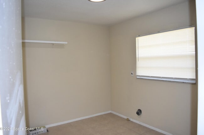 Building Photo - 3134 Edgewood Dr NE