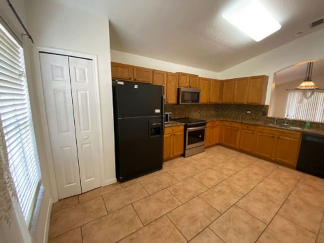 Building Photo - 3 Bedroom 2 bath Home in Cypress Lakes