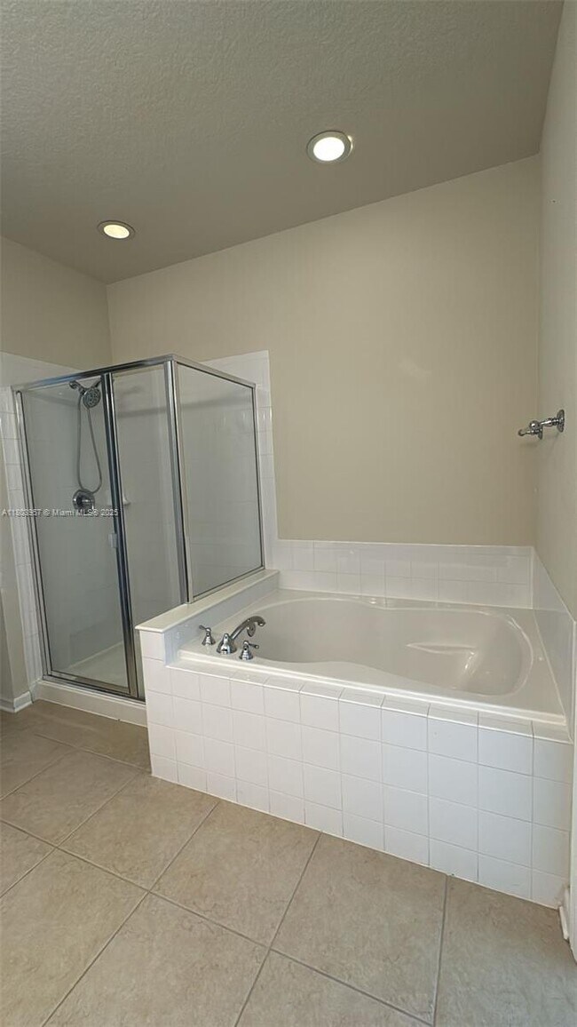 Building Photo - 3356 Robert Trent Jones Dr