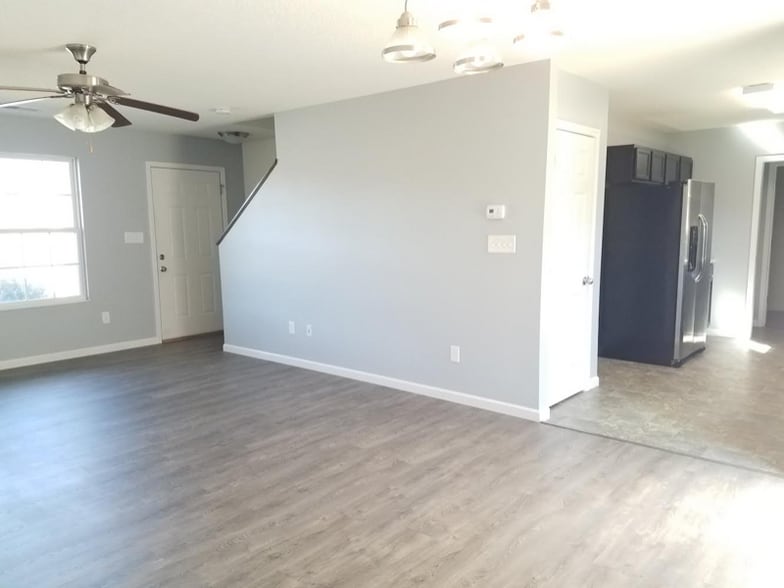 Building Photo - 5426 Creekhead Cove Ln